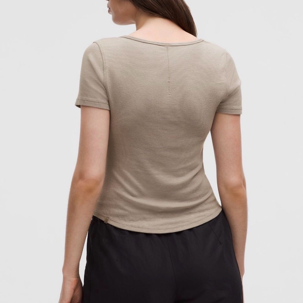 Lululemon Hold Tight Sweetheart Short-Sleeve~ size 10 - Picture 2 of 6